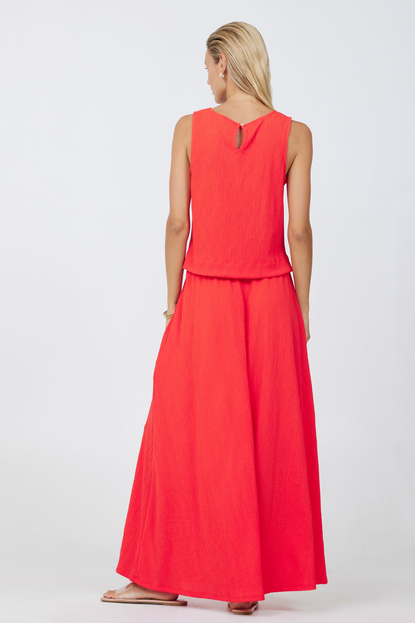 Crinkle Back Keyhole Tank