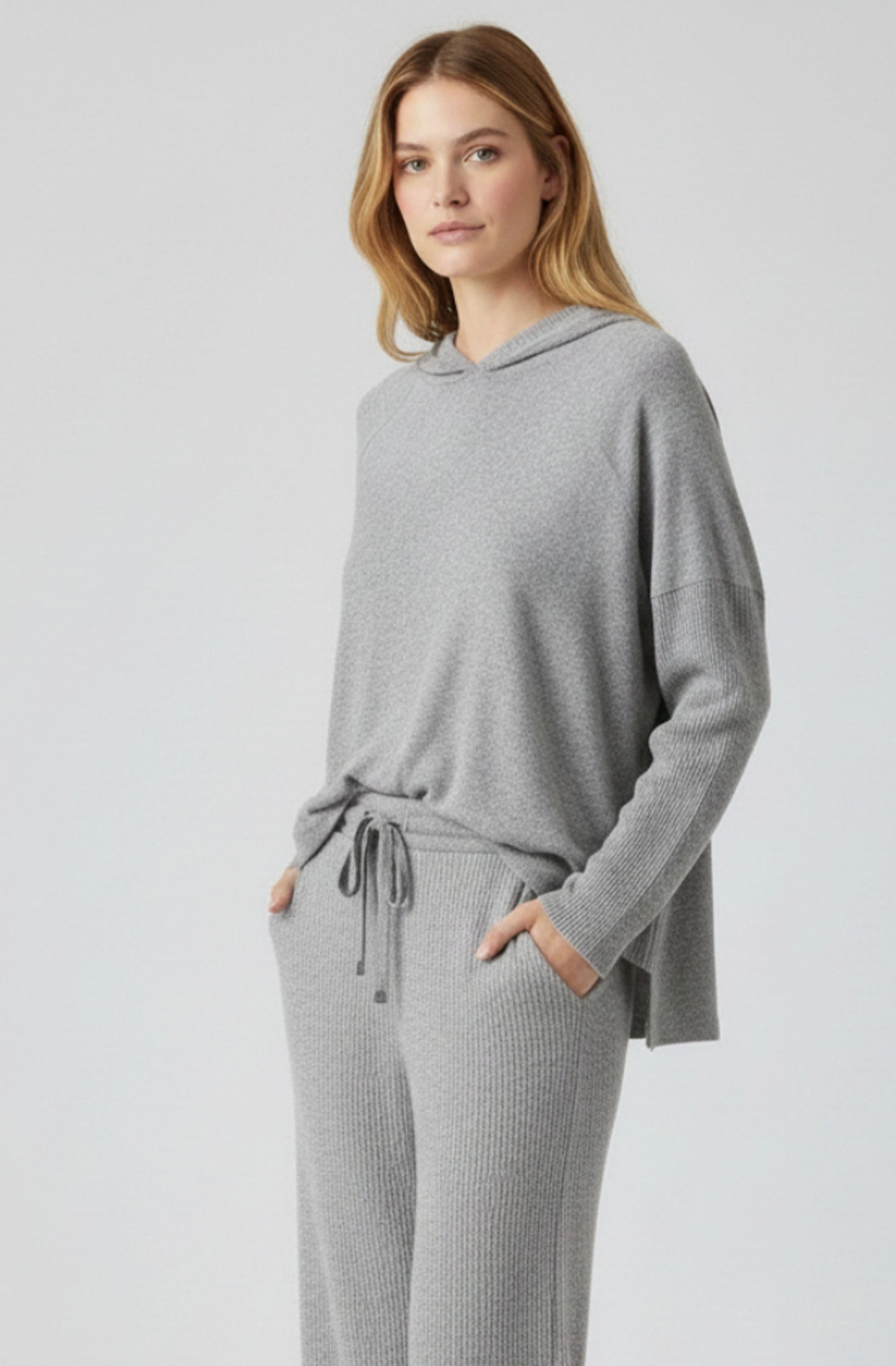 TIEGAN HOODIE