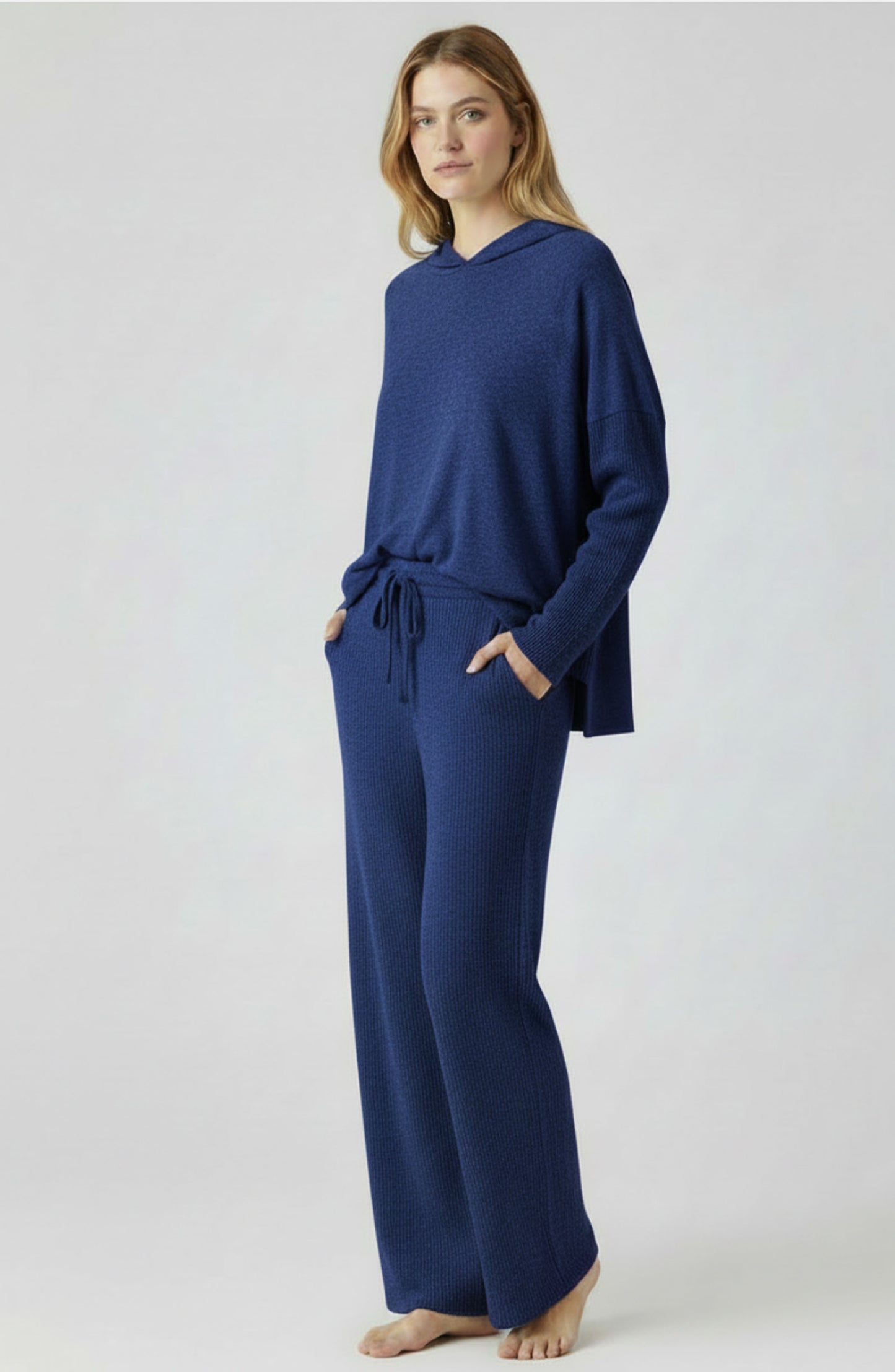 TIEGAN HOODIE