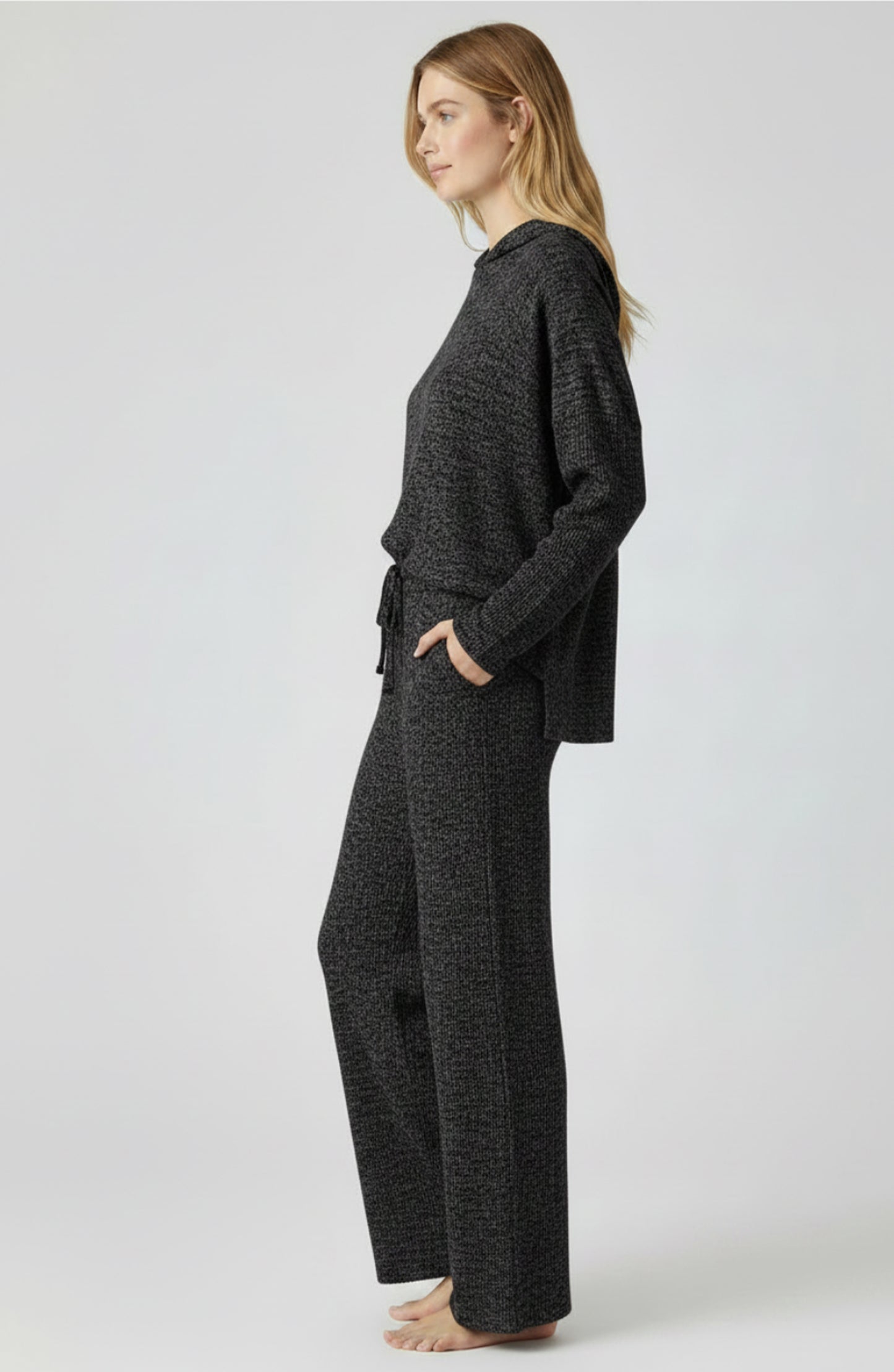 TIEGAN HOODIE