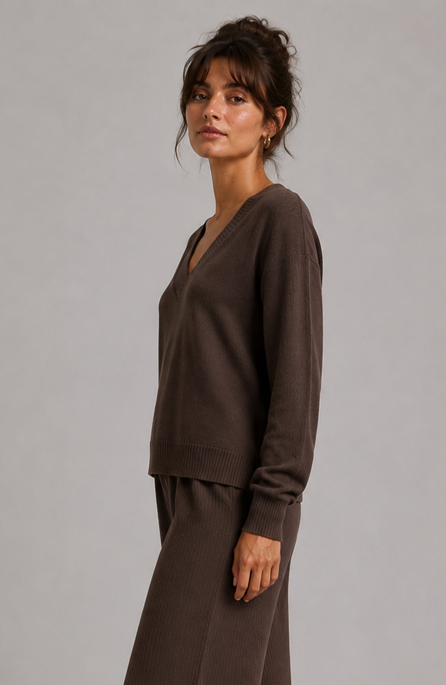 REMY V NECK